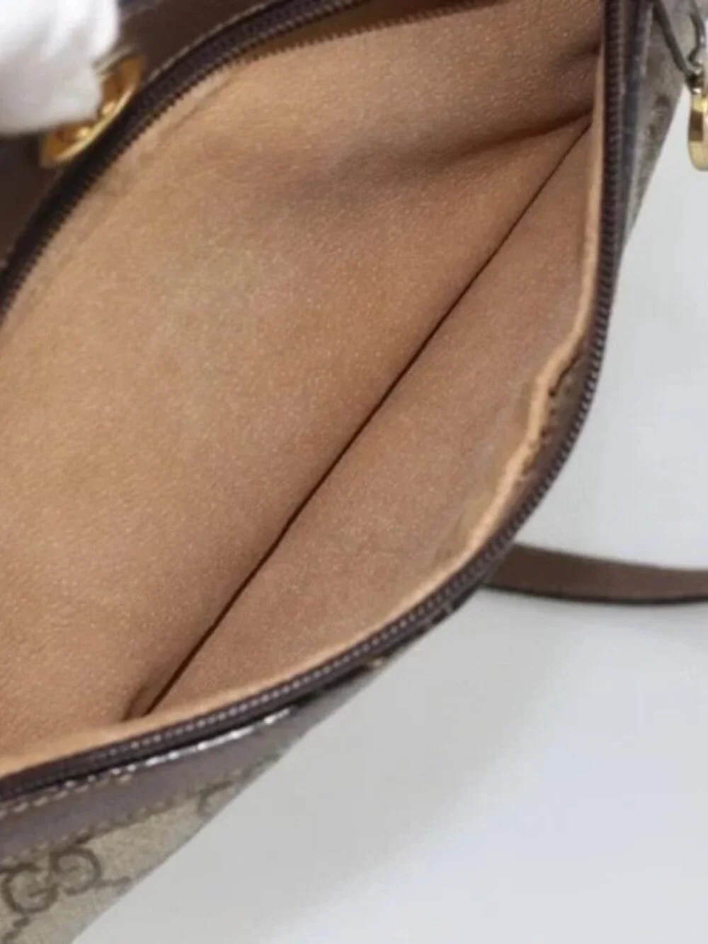 Gucci brand	gucci color	beige